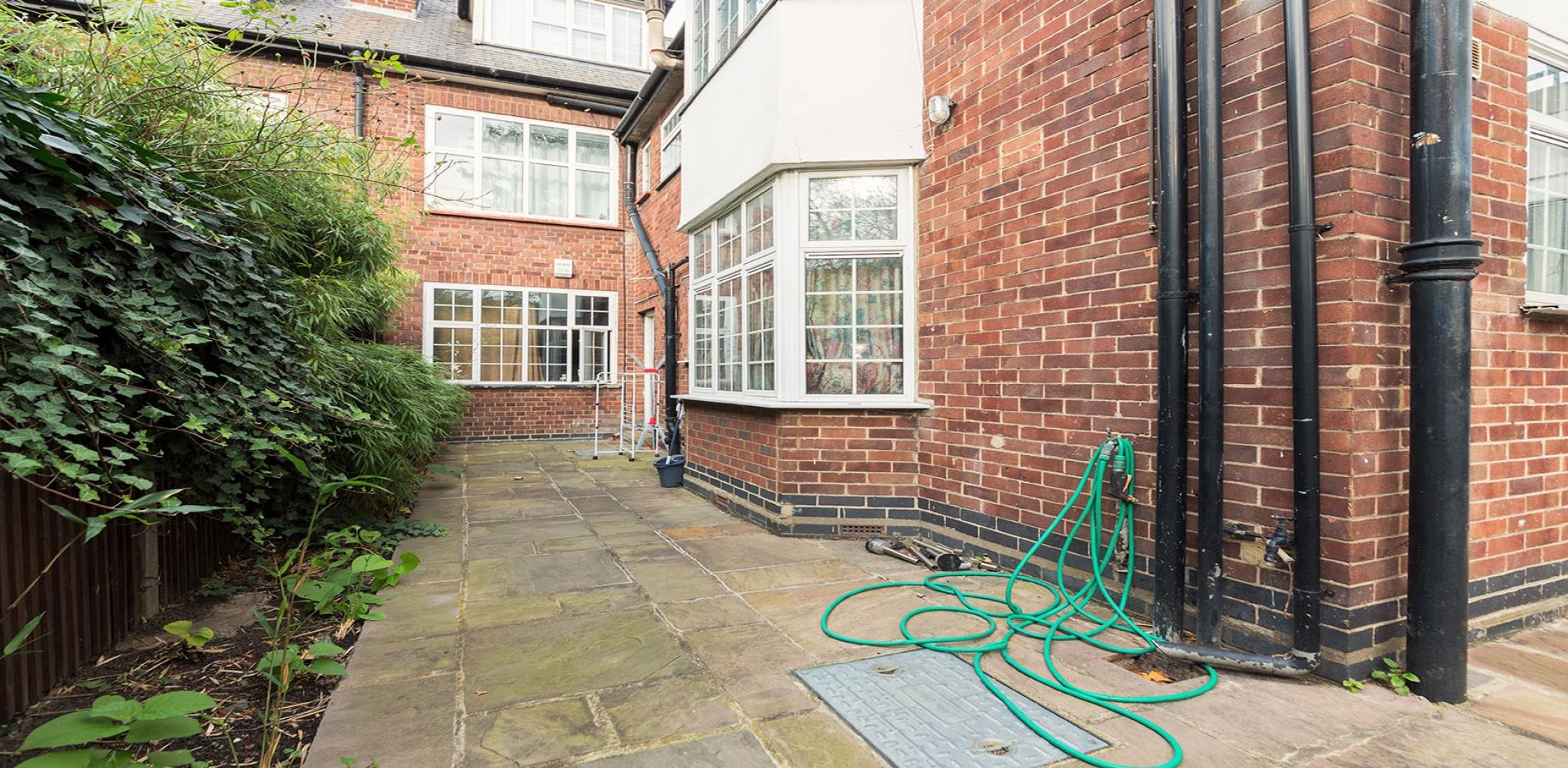 			PRIVATE GARDEN, 2 Bedroom, 1 bath, 1 reception Flat			 Stanley Gardens, WILLESDEN GREEN